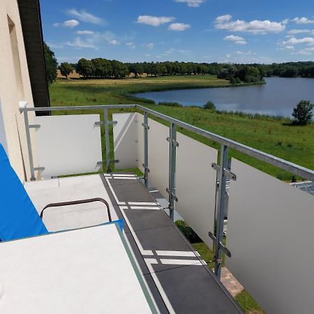 Dachgeschosswohnung Mit Seeblick Ahrensbok Ngoại thất bức ảnh