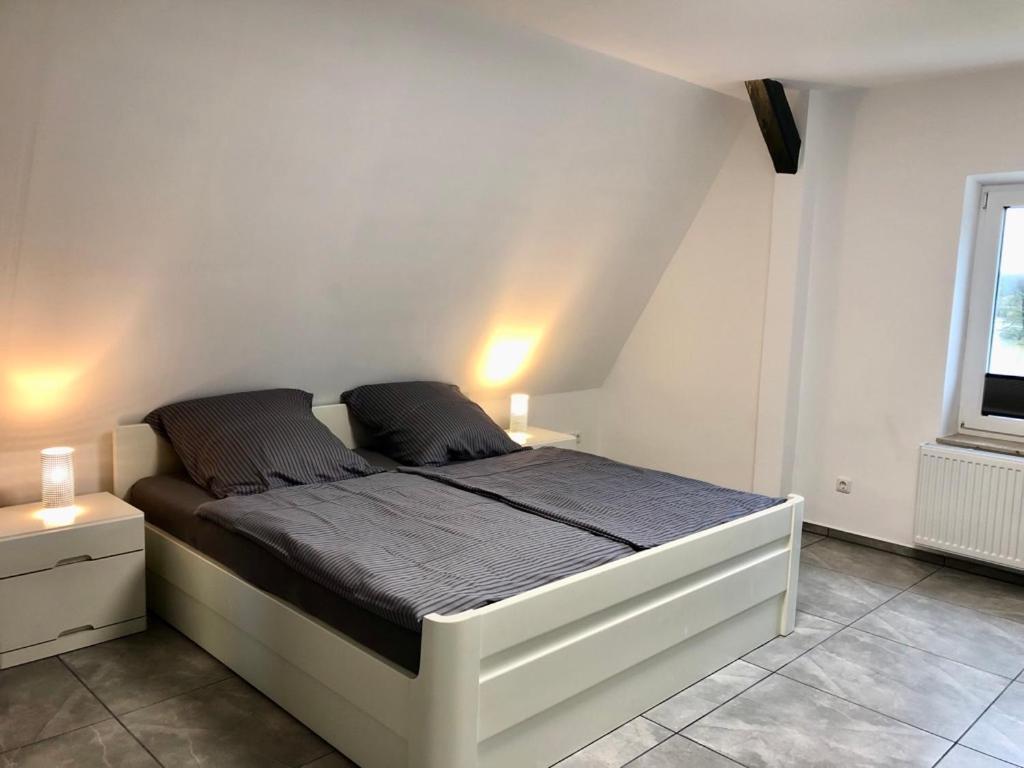 Dachgeschosswohnung Mit Seeblick Ahrensbok Ngoại thất bức ảnh