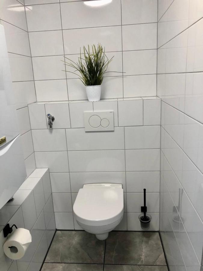 Dachgeschosswohnung Mit Seeblick Ahrensbok Ngoại thất bức ảnh