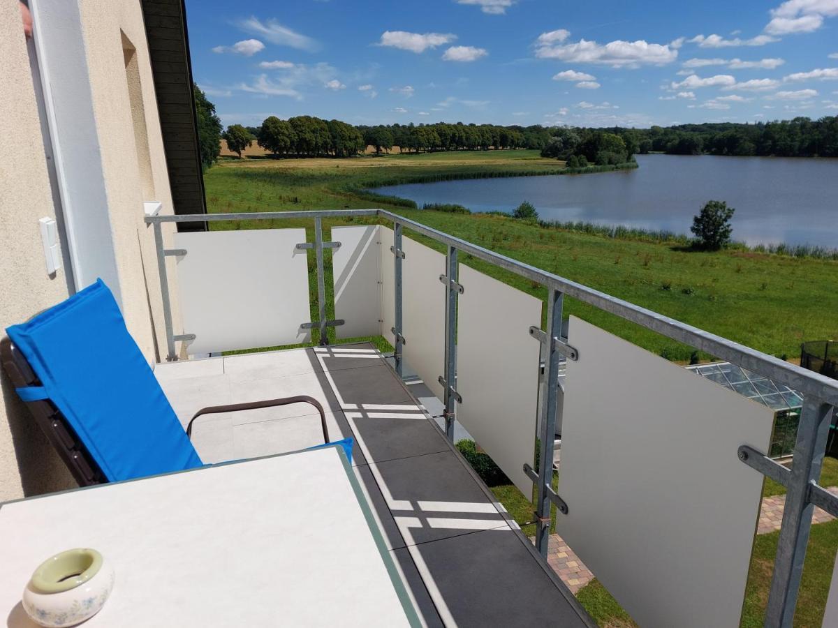 Dachgeschosswohnung Mit Seeblick Ahrensbok Ngoại thất bức ảnh